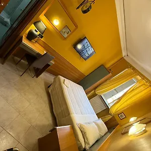 Konukevi Viennese Due, Roma