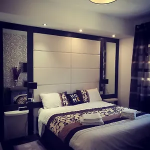 Voyage Prive Deluxe Bed & Breakfast